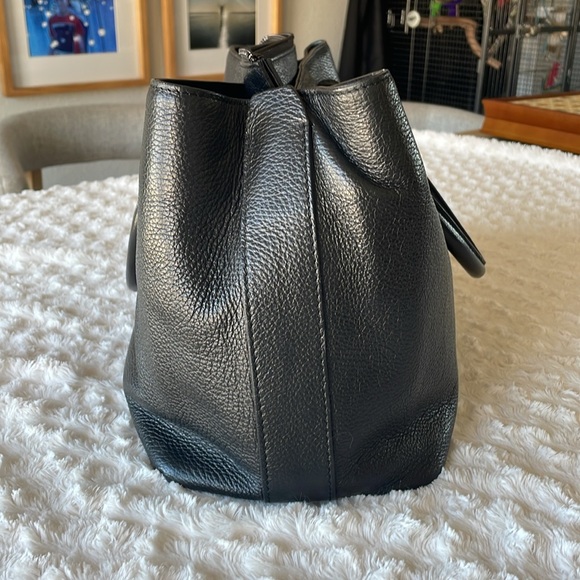 🛍️VITTORIA NAPOLI🛍️ Black Leather Tote Bag - Picture 2 of 9